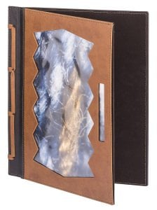 Kod: 305 Bağcıklı Ayna Model Geçme Çerçeveli Deri Menü Kabı (Görsel Ebat: 26x32 cm)
